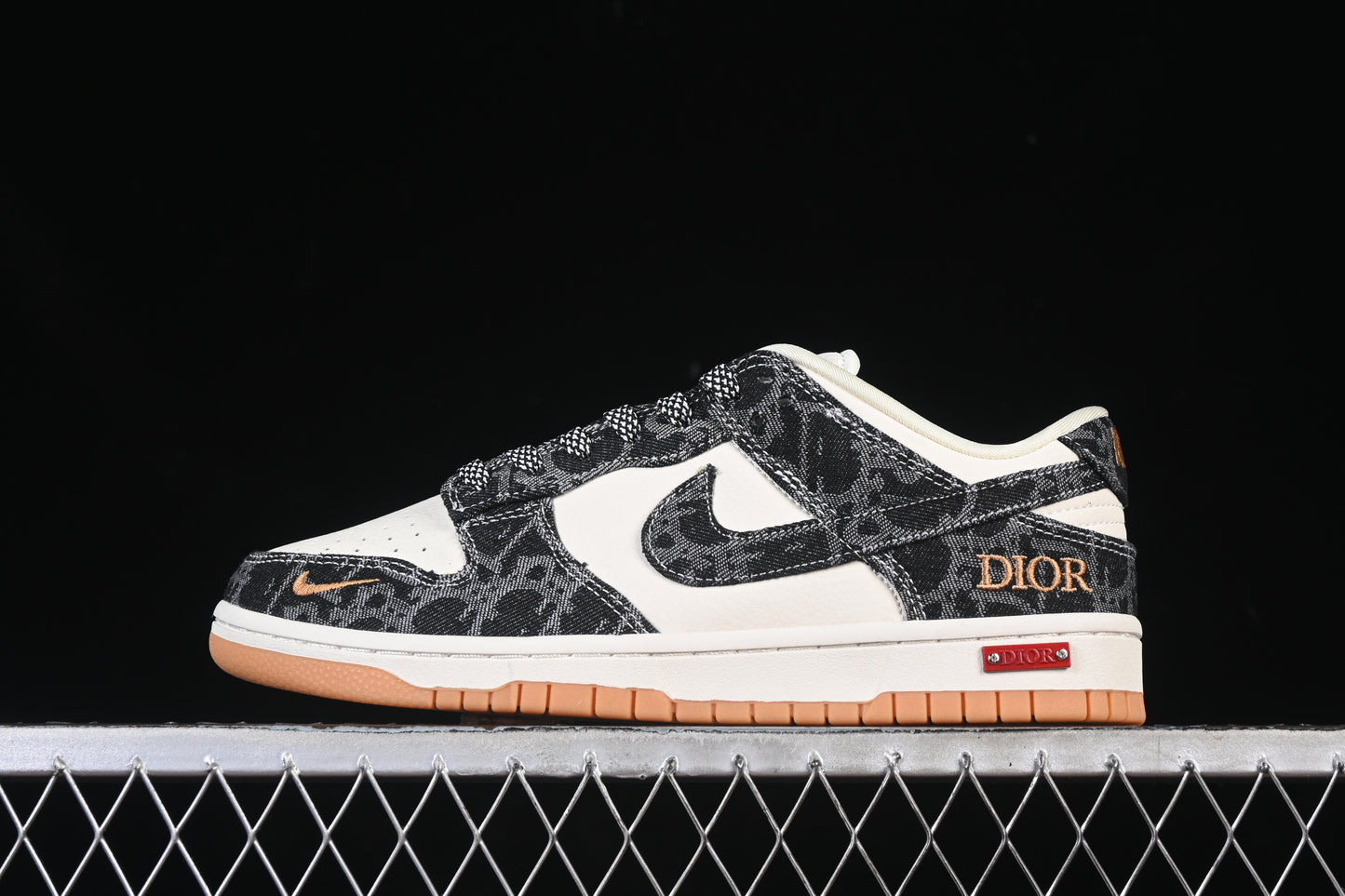 Monochrome Pattern Low-Top Street Sneaker SD duck