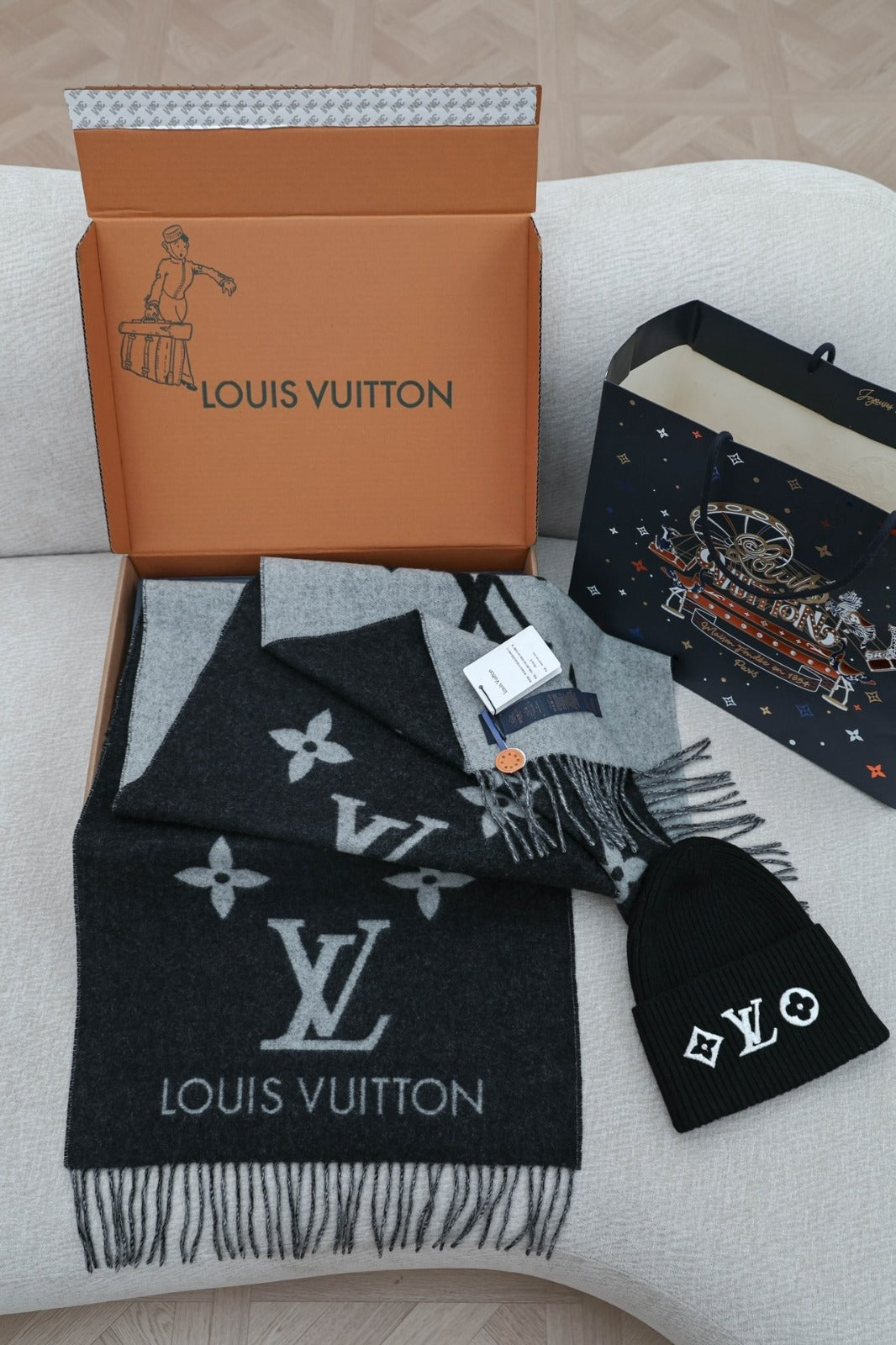 Louis Vuitton Monogram Wool Cashmere Scarf & Beanie Set – Noir Edition