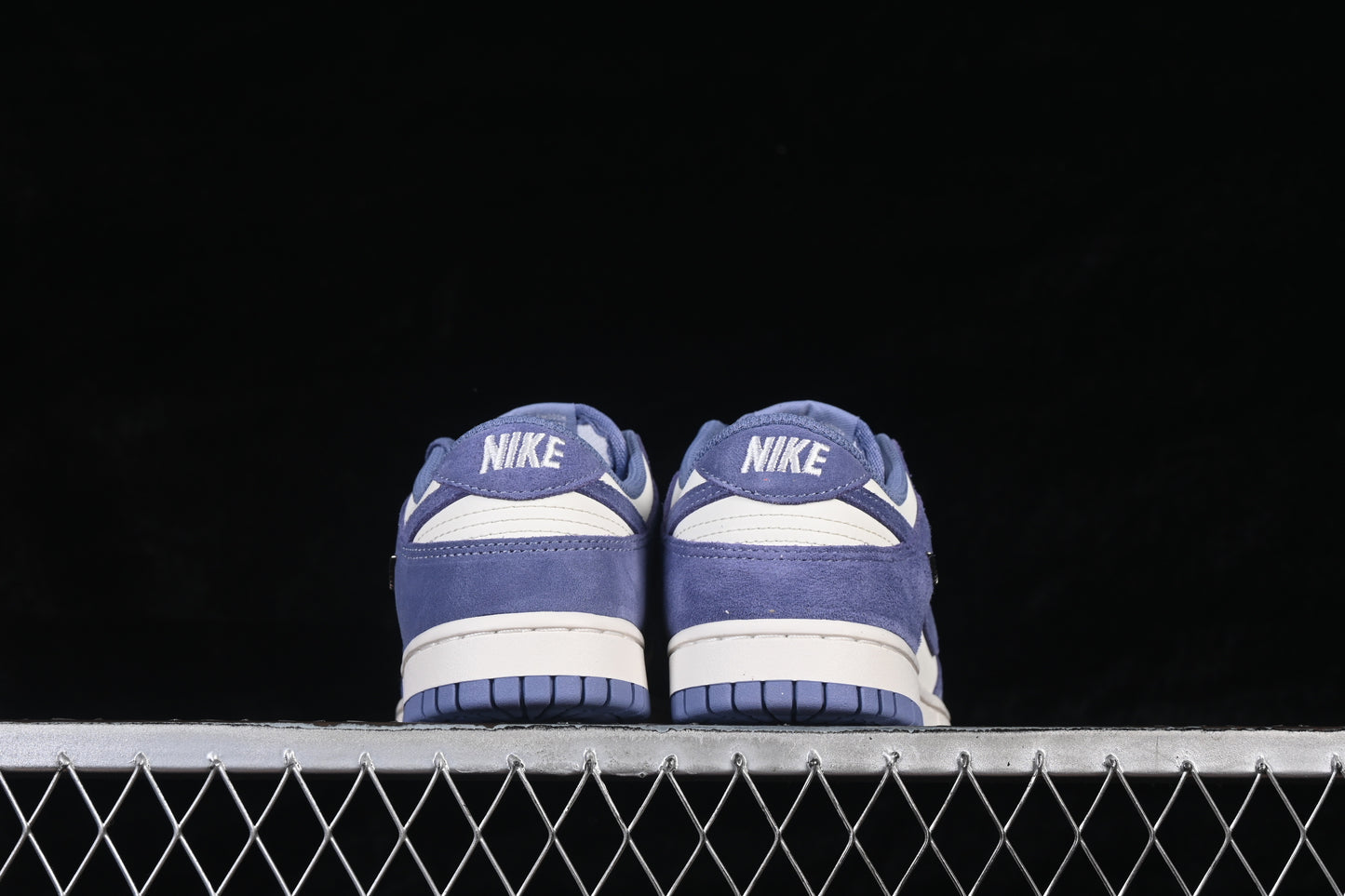 Vintage Blue & White Low-Top SD duck