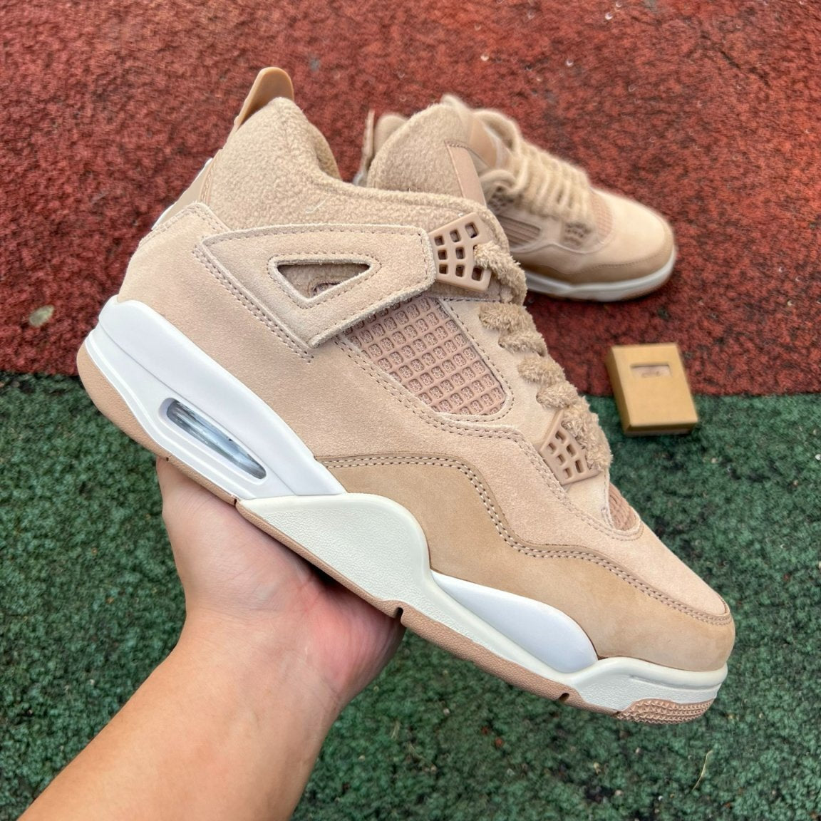 Elite Retro 4 Sandstone Suede