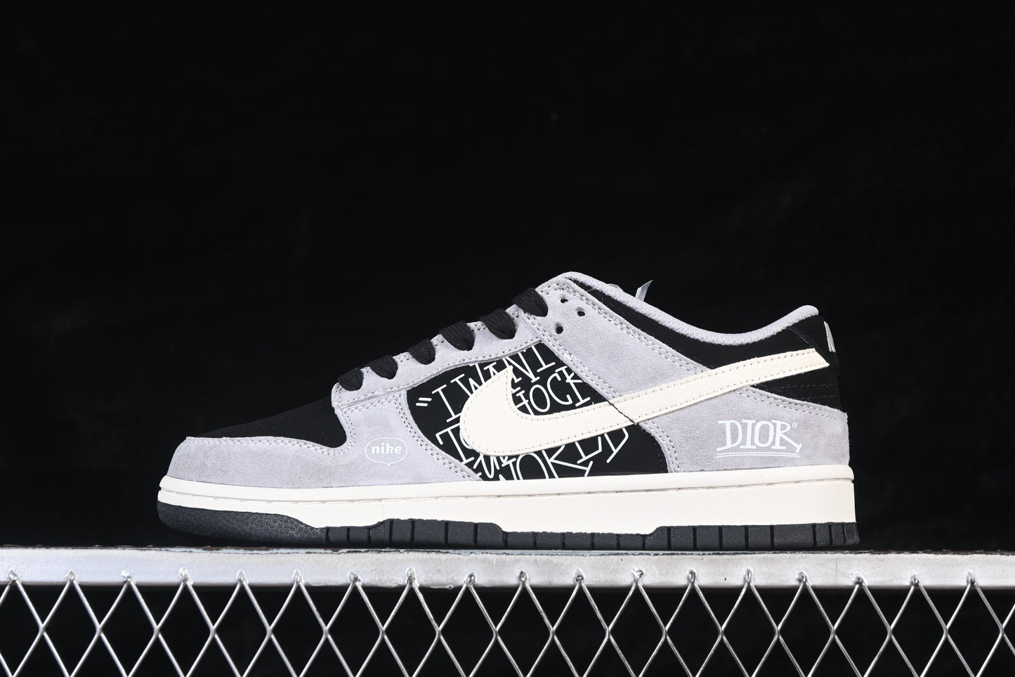 Monochrome Graphic Low-Top Street Sneakers