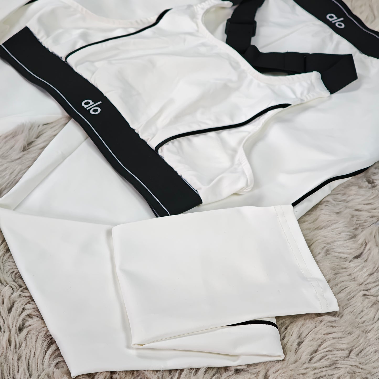 Two‑piece active set that lifts, shapes, and keeps you moving.