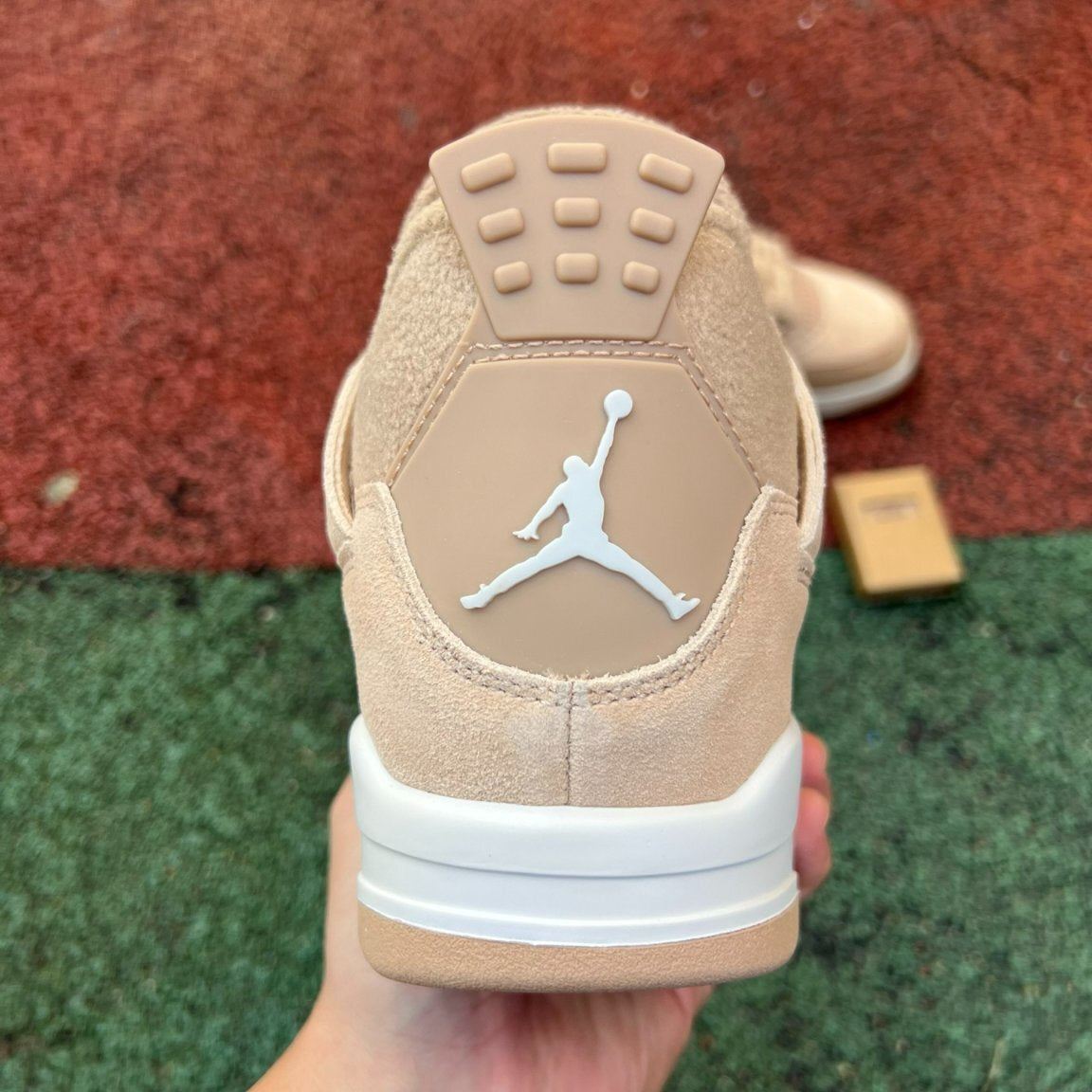 Elite Retro 4 Sandstone Suede