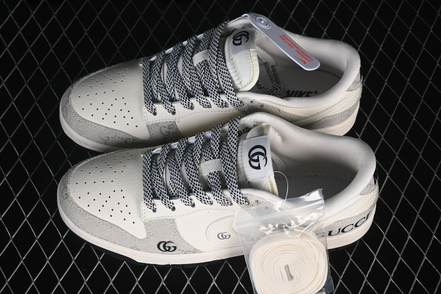 Ivory & Light Grey Monogram-Texture SD duck