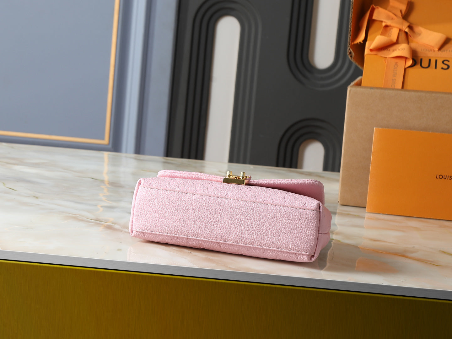 Urban Pink Dream – Nano Madeleine