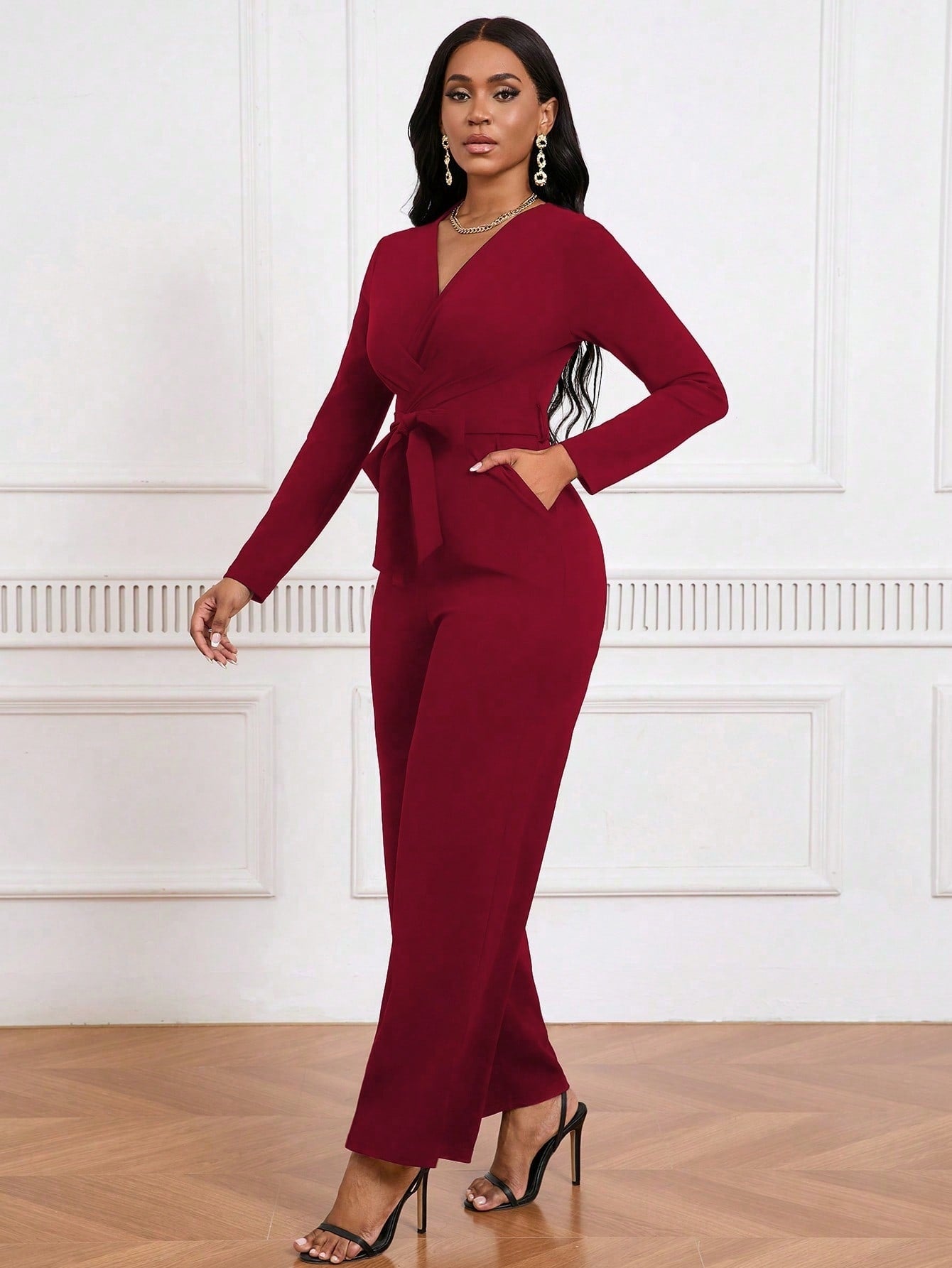 Simple And Stylish, Elegant Commuting Jumpsuit For Everyday Wear.