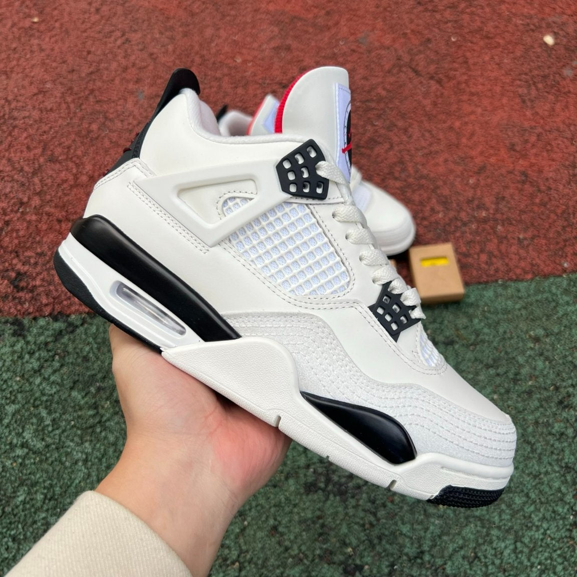Elite Retro 4 Summit White