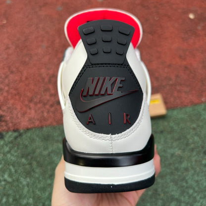 Elite Retro 4 Summit White