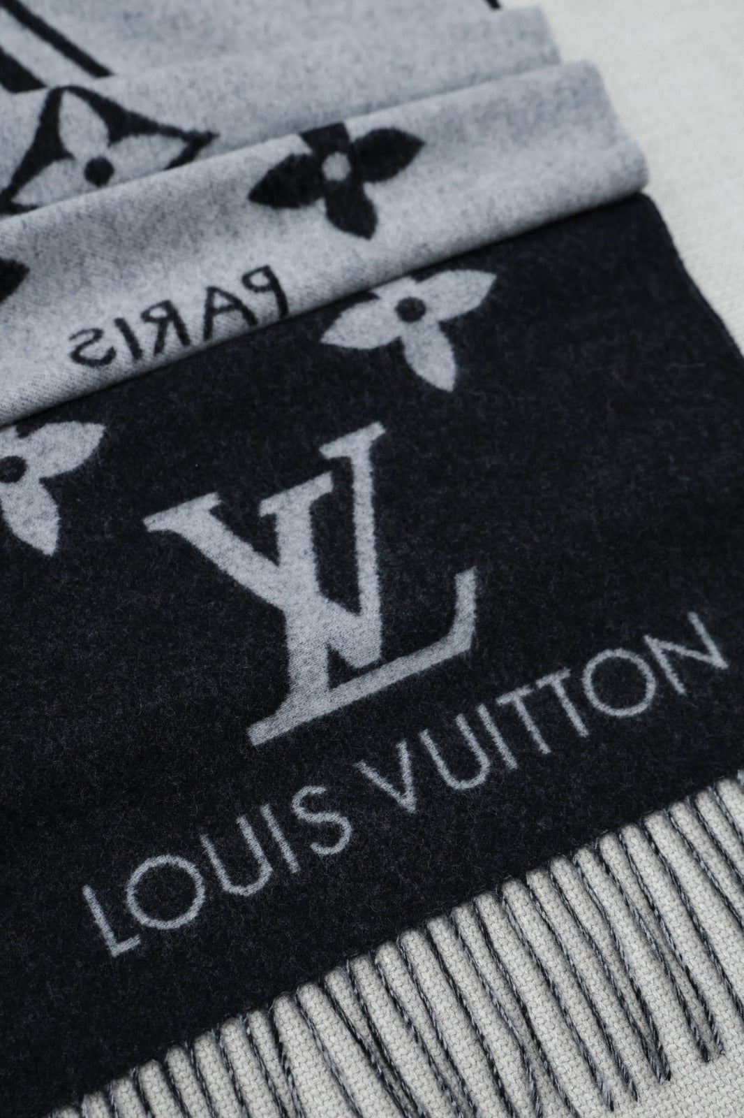 Louis Vuitton Monogram Wool Cashmere Scarf & Beanie Set – Noir Edition