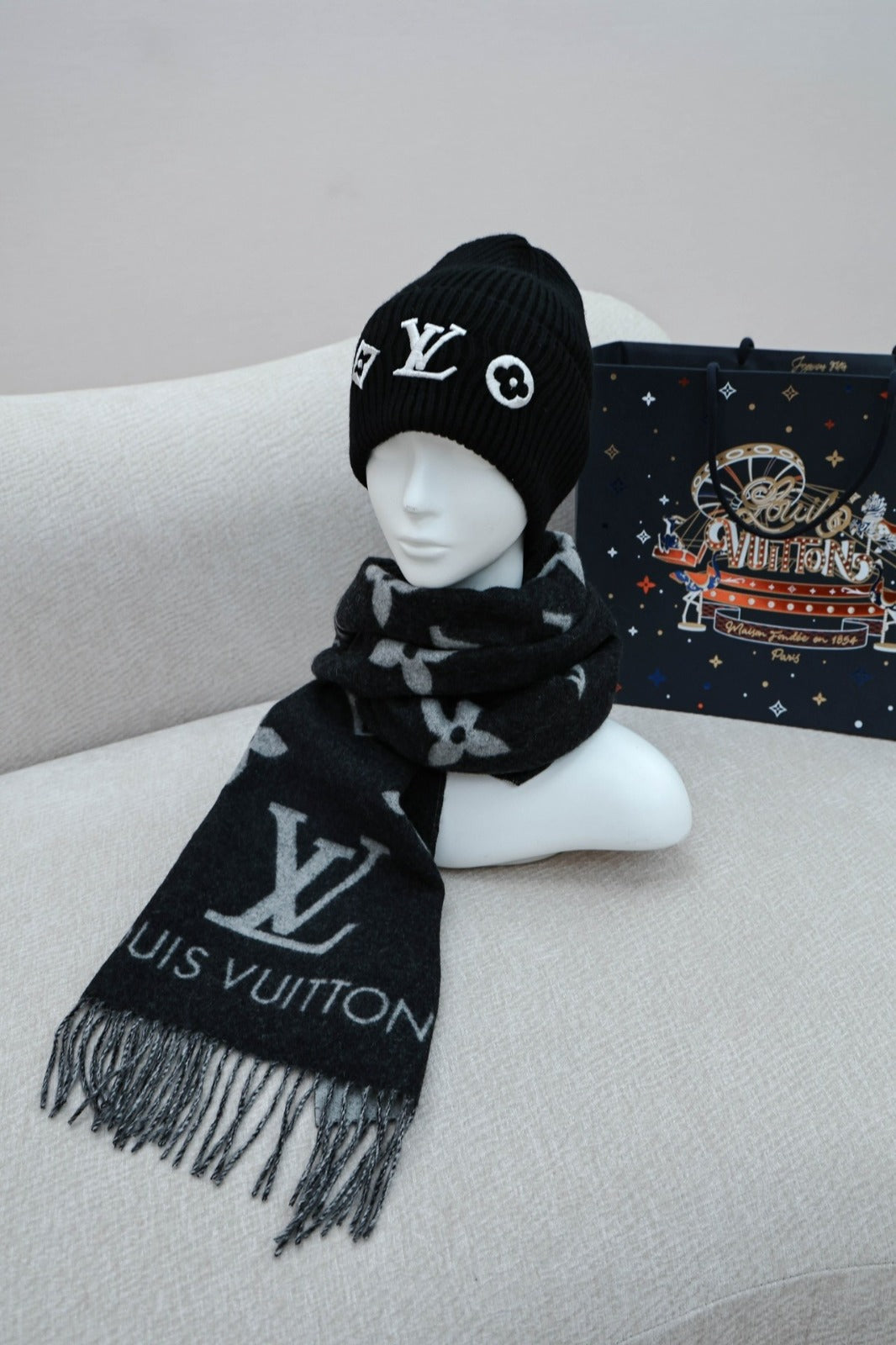 Louis Vuitton Monogram Wool Cashmere Scarf & Beanie Set – Noir Edition