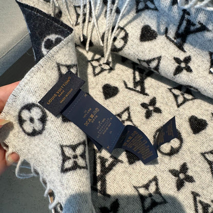 Louis Vuitton Monogram Heart Wool Scarf – Blanc Edition