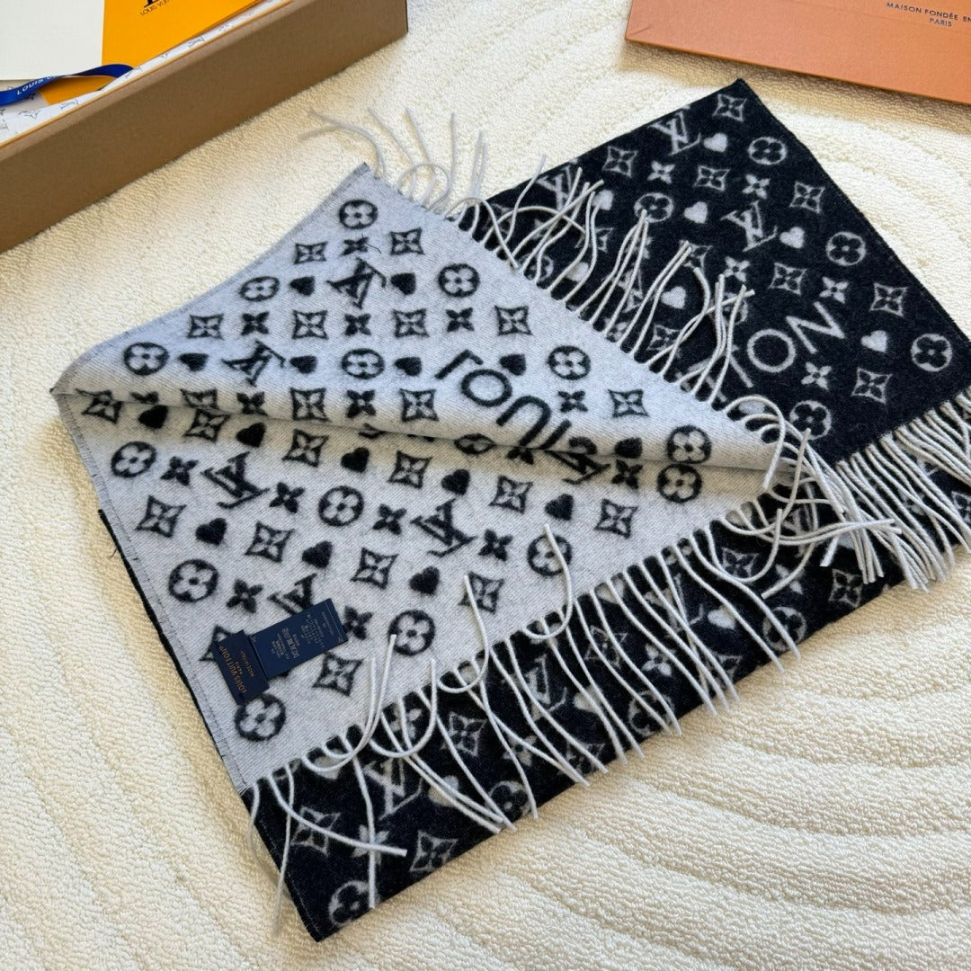 Louis Vuitton Monogram Heart Wool Scarf – Noir Classic Edition