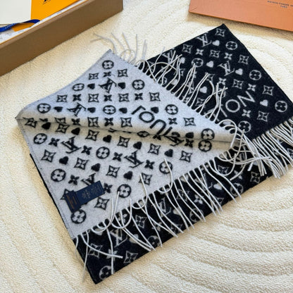 Louis Vuitton Monogram Heart Wool Scarf – Noir Classic Edition