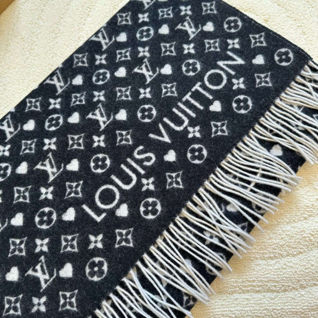 Louis Vuitton Monogram Heart Wool Scarf – Noir Classic Edition