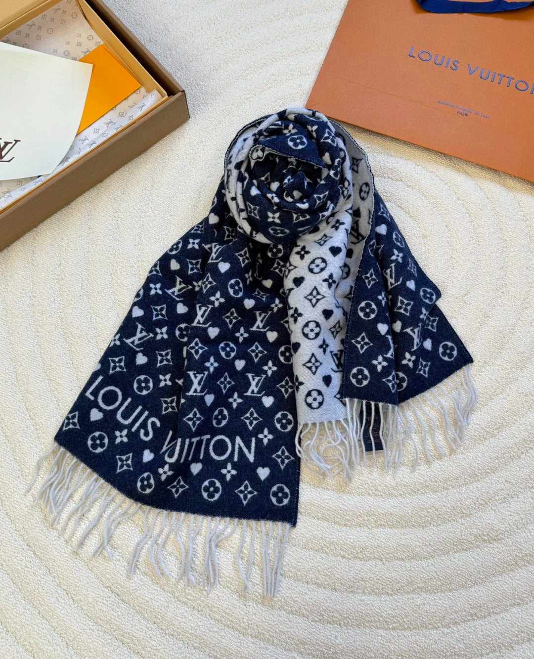 Louis Vuitton Monogram Heart Wool Scarf – Noir Classic Edition