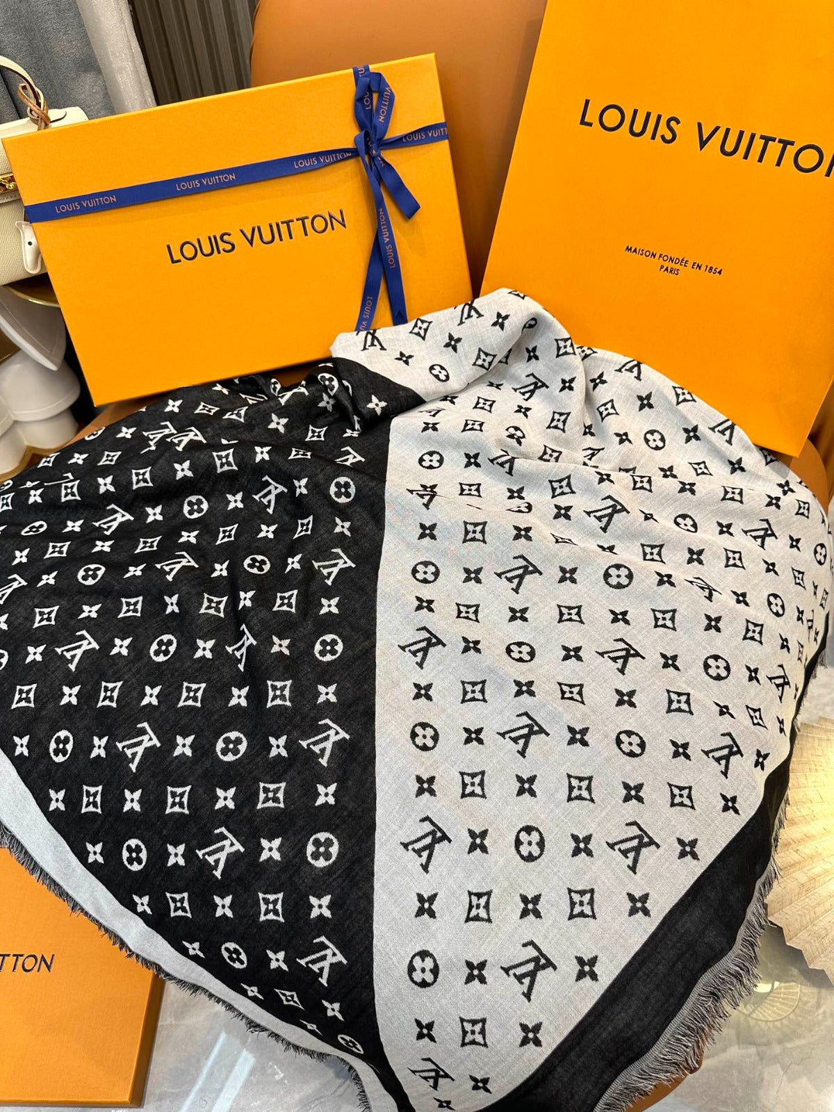 Louis Vuitton Monogram Reversible Wool Scarf – Noir & Blanc Edition