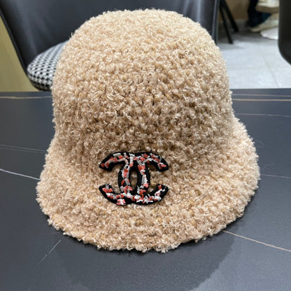Curly Beige Textured Bucket Hat – Cozy Luxe Edition