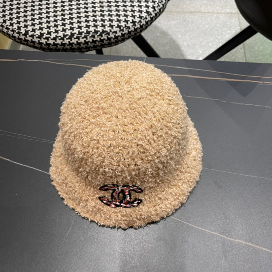 Curly Beige Textured Bucket Hat – Cozy Luxe Edition