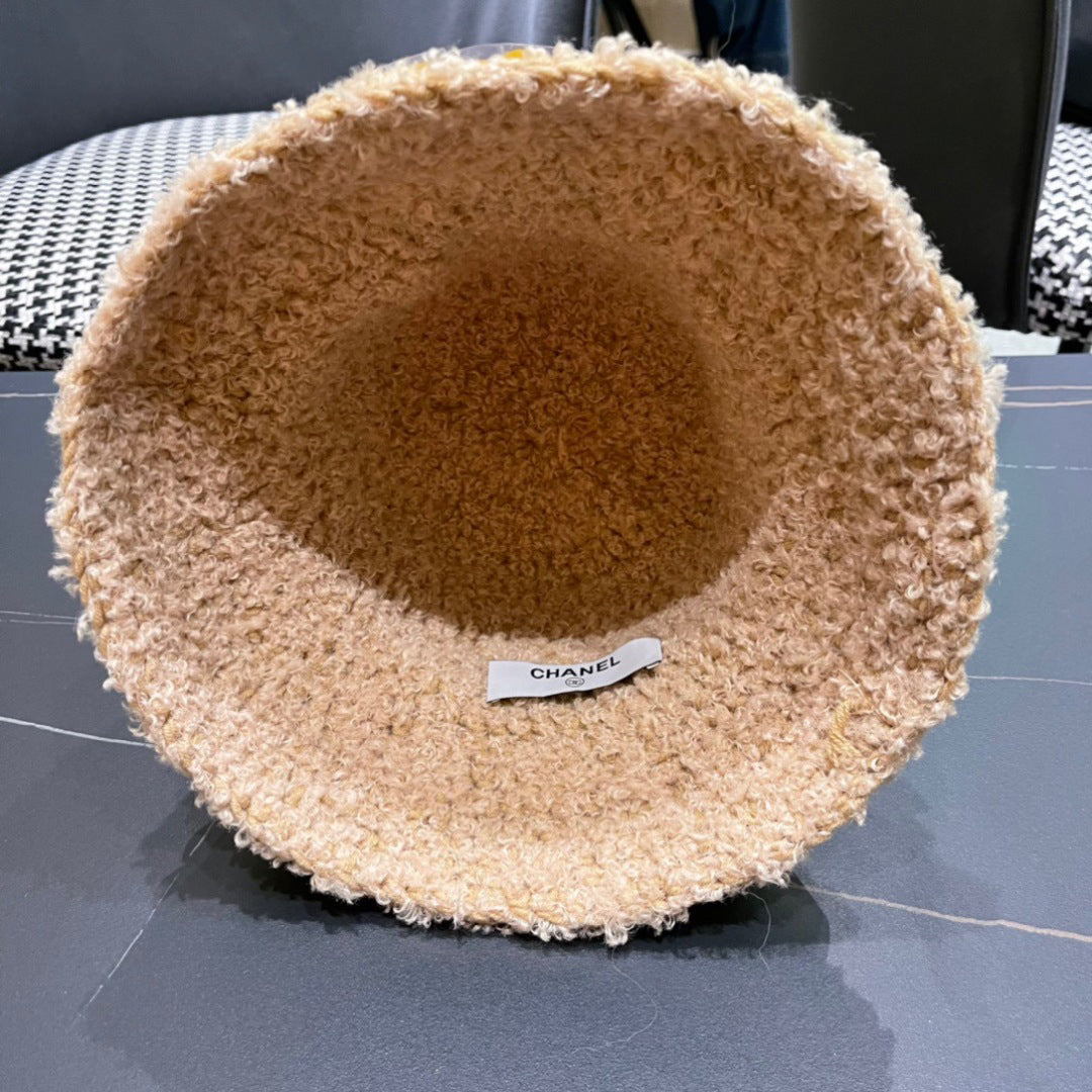 Curly Beige Textured Bucket Hat – Cozy Luxe Edition