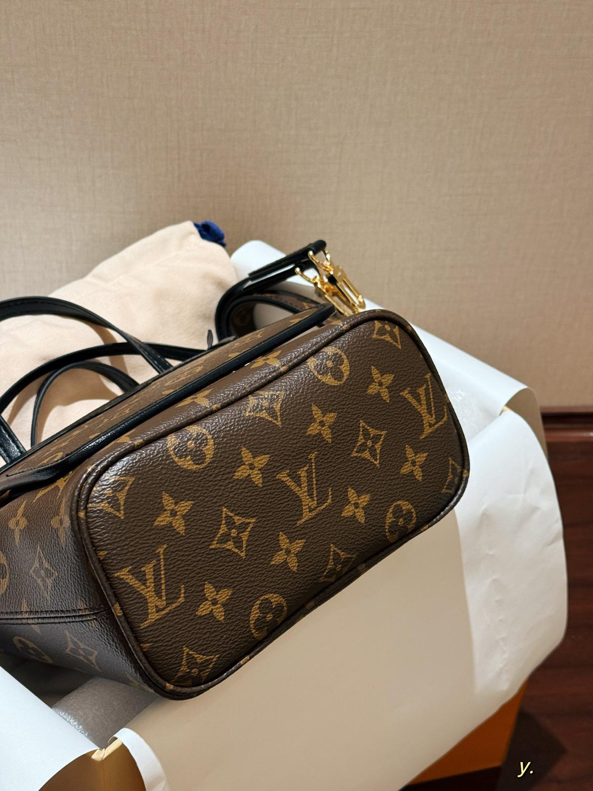 Luxury Speedy Soft Shearling Carry-All Bag