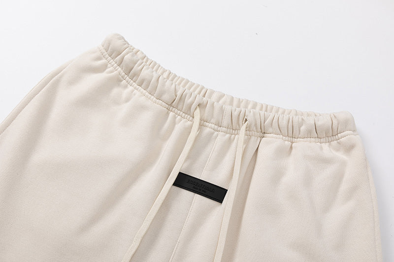 Urban Essential Shorts — Lightweight, Clean, Everyday Comfort