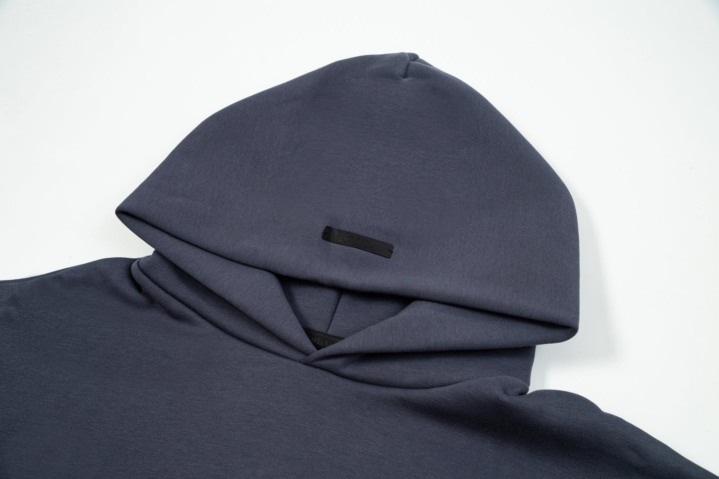 Urban Essential Graphic Hoodie — Elevated Comfort, Classic Streetwear Style
