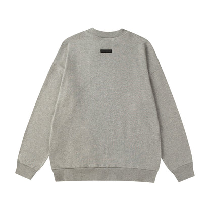 Urban Essential Crewneck — Minimal Design, Elevated Everyday Comfort