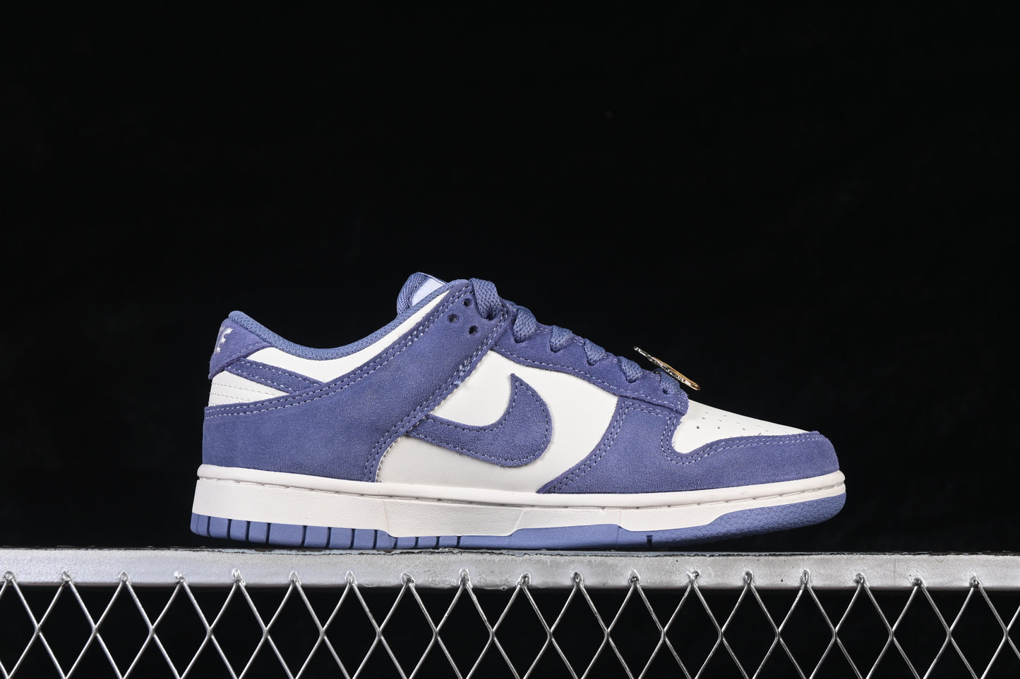 Vintage Blue & White Low-Top SD duck