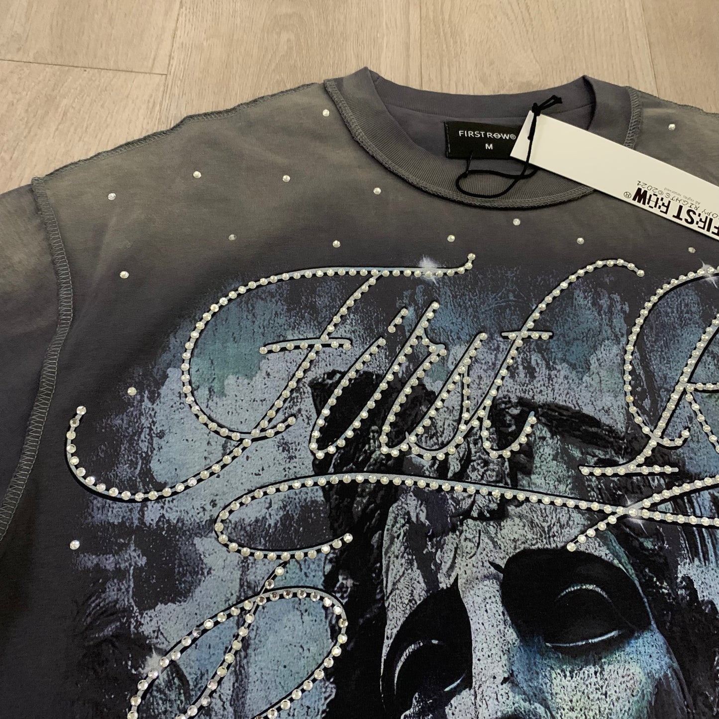 FIRST ROW Lost Utopia Unearth Cropped Tee