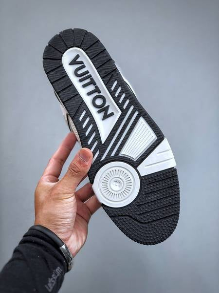 Louis Vuitton Trainer FL24 – Black & White
