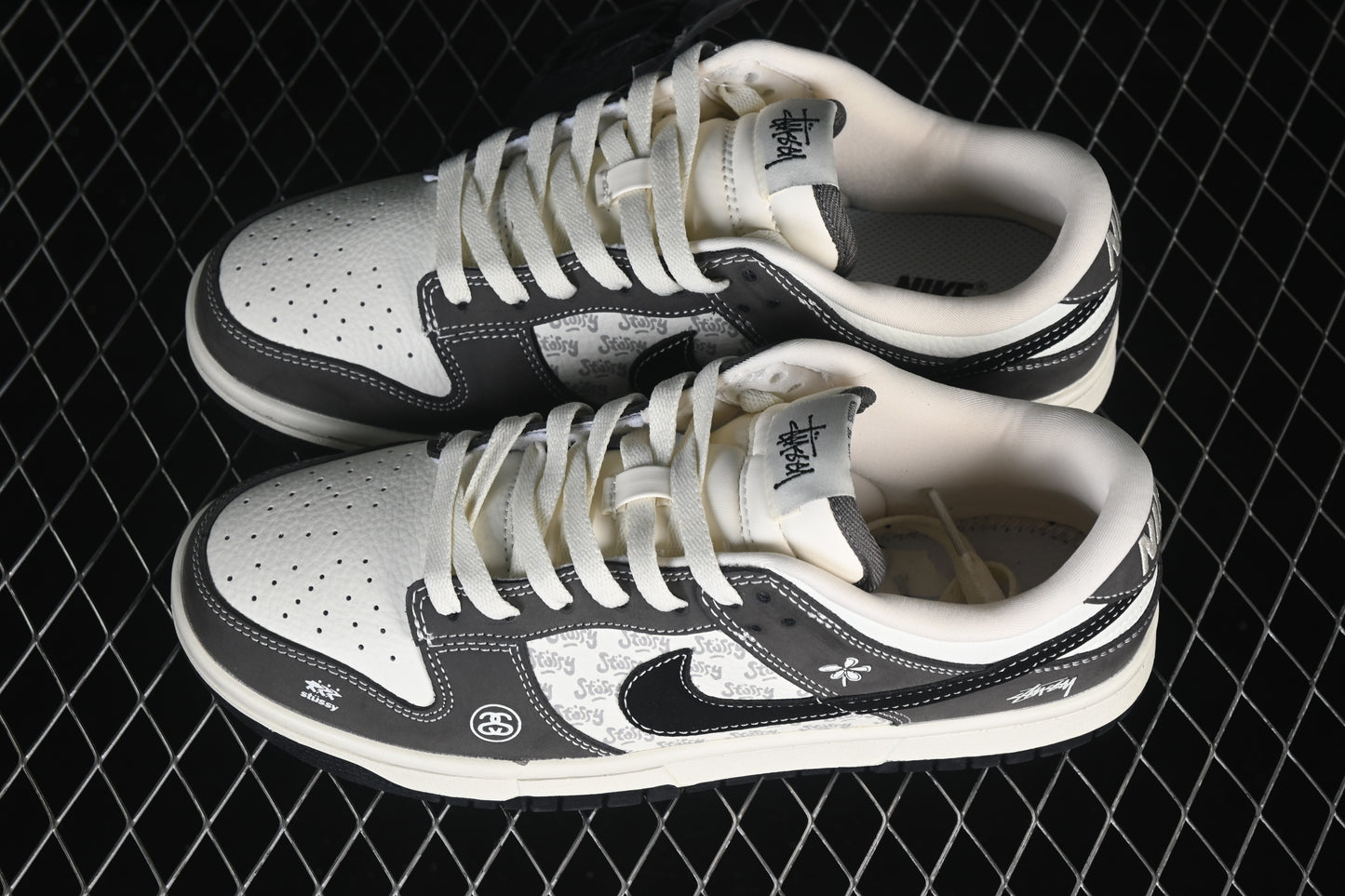 Graphic Panel Low-Top SB Dunks