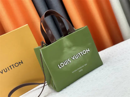 Louis Vuitton Shopper Tote MM